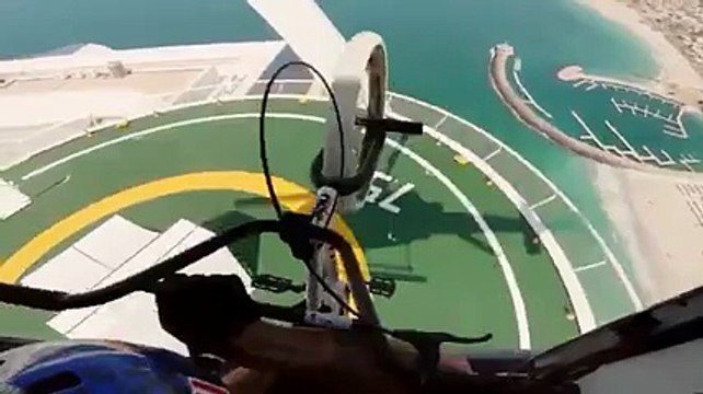 اضغط لمشاهدة الفيديو: الدراج البريطاني كريس كايل يخطف الأنفاس في عرض Dropping in on Dubai