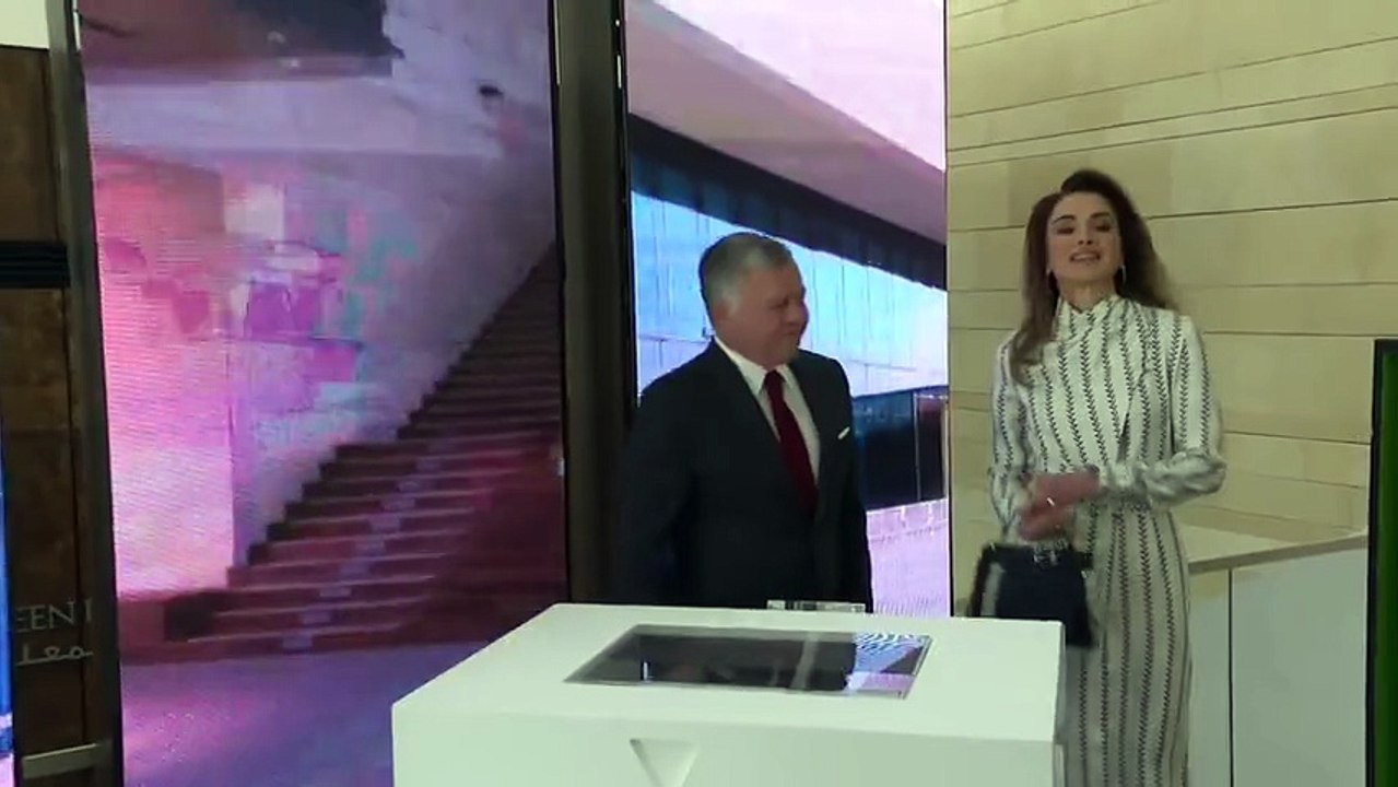 اضغط لمشاهدة الفيديو: رسالة خاصة من الملكة رانيا إلى الملك عبد الله