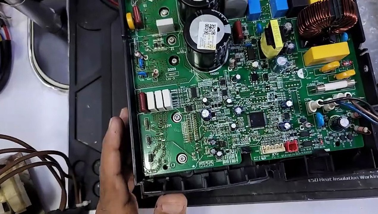 Gree Dc inverter ac EE error outdoor pcb Dc inverter ac pcb best repairing channel Babar Electronics