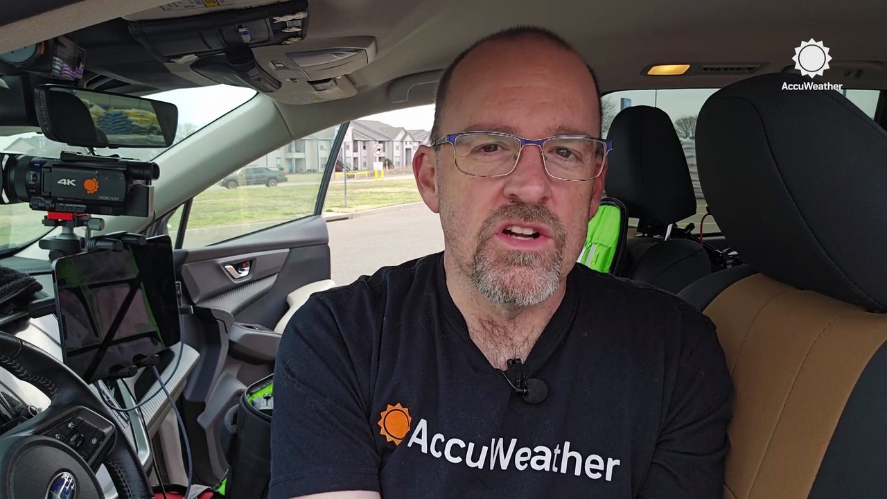 Storm chasers prepare for severe weather in the Plains
