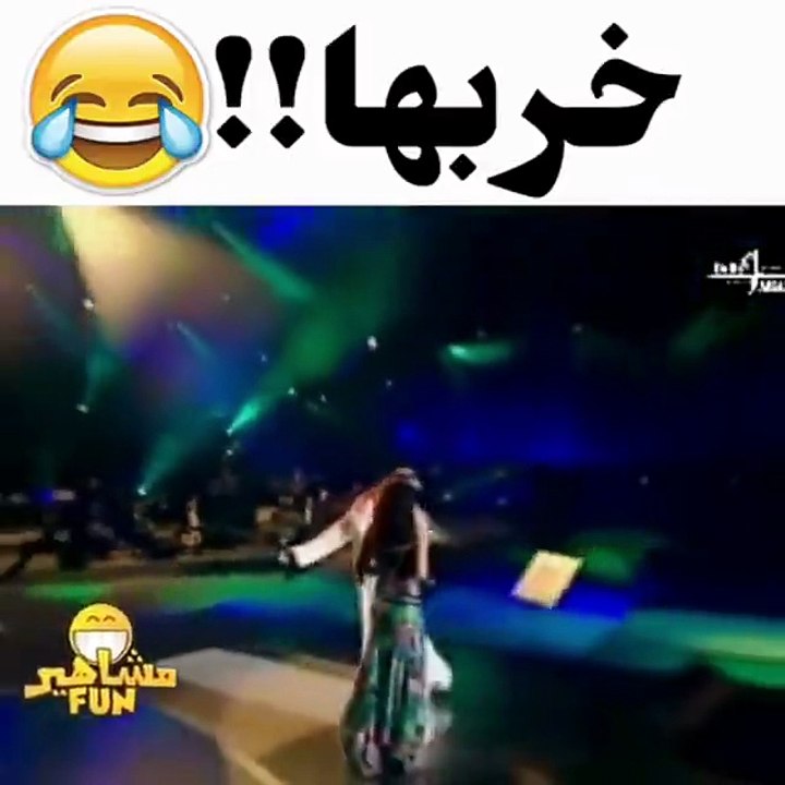 اضغط لمشاهدة الفيديو: فنان خليجي يفاجئ نانسي عج...