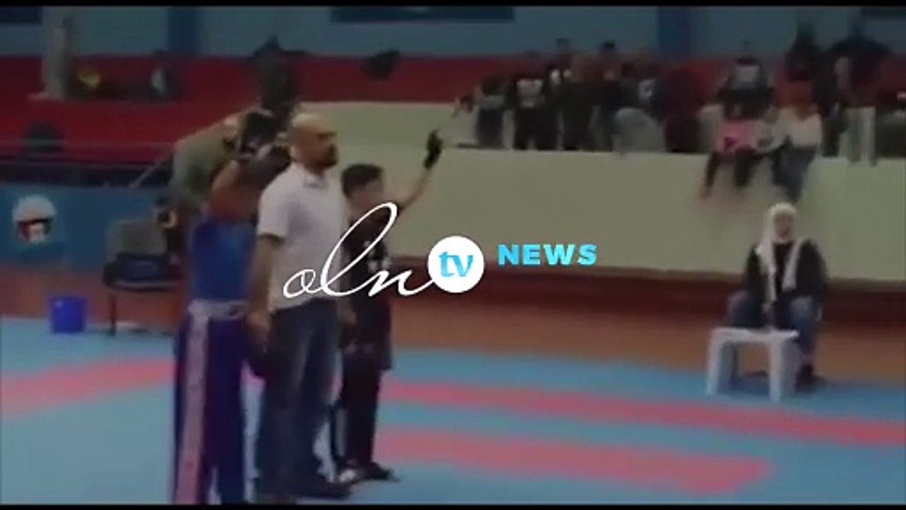 شاهد: كويتي يعتدي على طفل هزم ابنه !