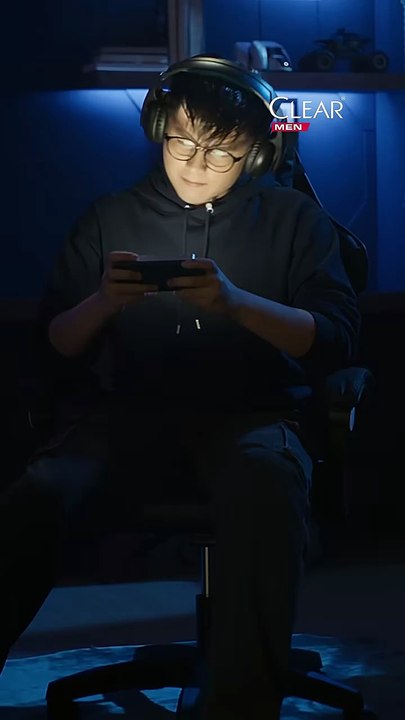 Supercharge With CLEAR MEN To Beat Back Greasy Hair!