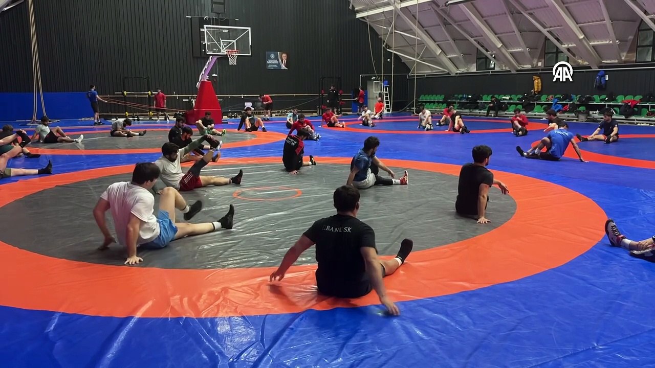 Babasının izinden giden milli güreşçi Muhammed Halit Ozmuş'un hedefi Avrupa şampiyonluğu | Ajansspor | AA