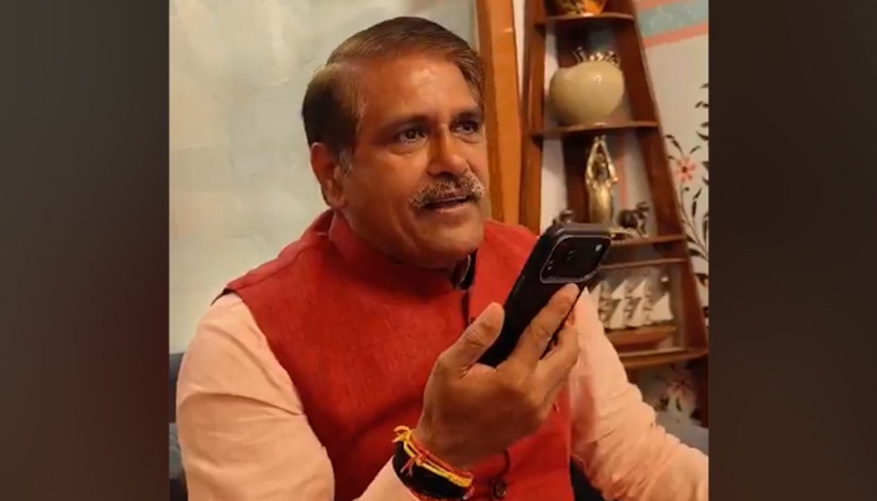 UPSC 2025 Topper: Akansh Dhull Secures AIR 3, CM Nayab Singh Saini Congratulates Family