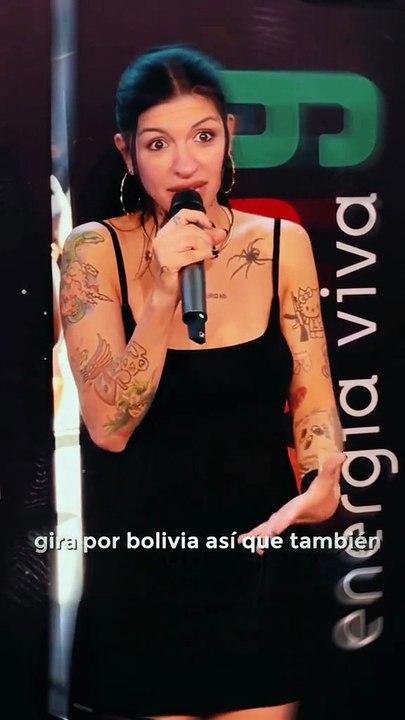 cazzu llega a Bolivia