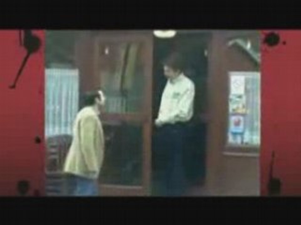 Clandestins et patrons voyous par l'humour.