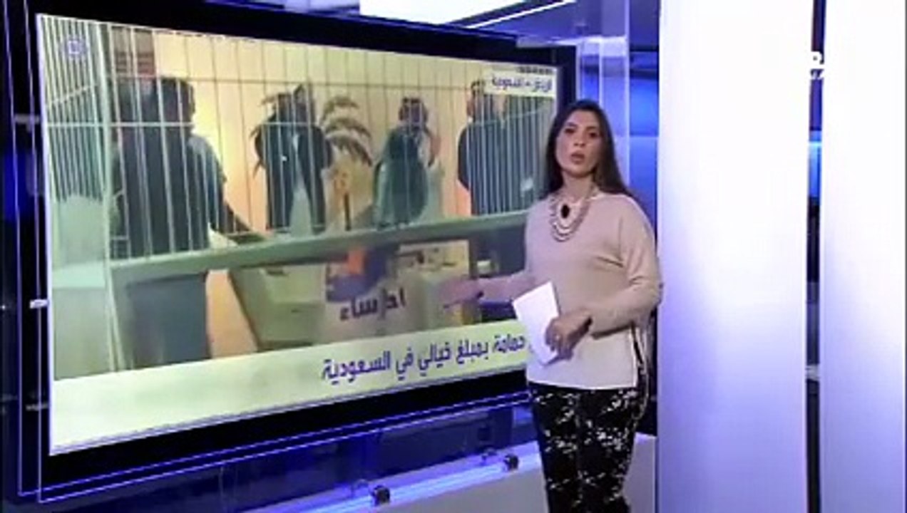 شاهد بالفيديو .. حمامة تباع في مزاد علني.. لن تتخيل قيمتها