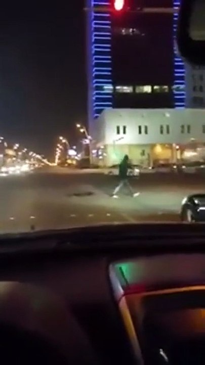 إيقاف باتمان وسبايدر مان في المملكة .. فيديو