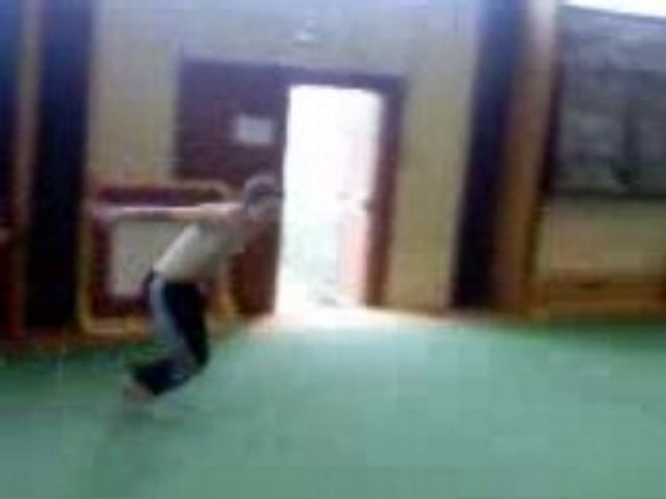 USH GYM - Yoann - SOL, saut de main salto avant