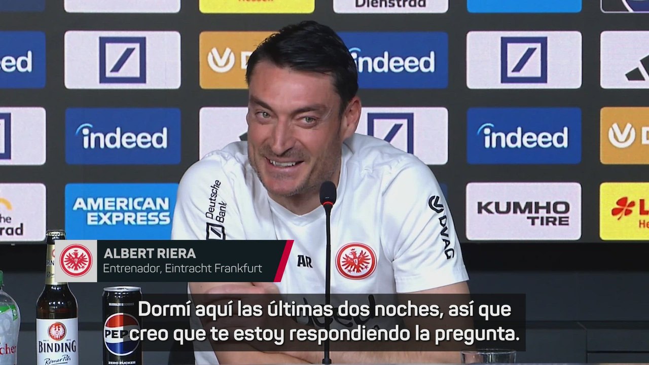 Riera explica las razones por las que duerme en la concentración: "Quiero que mi equipo sea mi espejo"