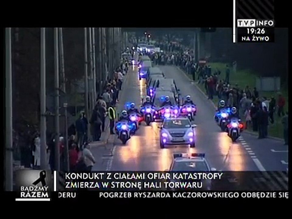Kondukt żałobny z trumnami 34 ofiar