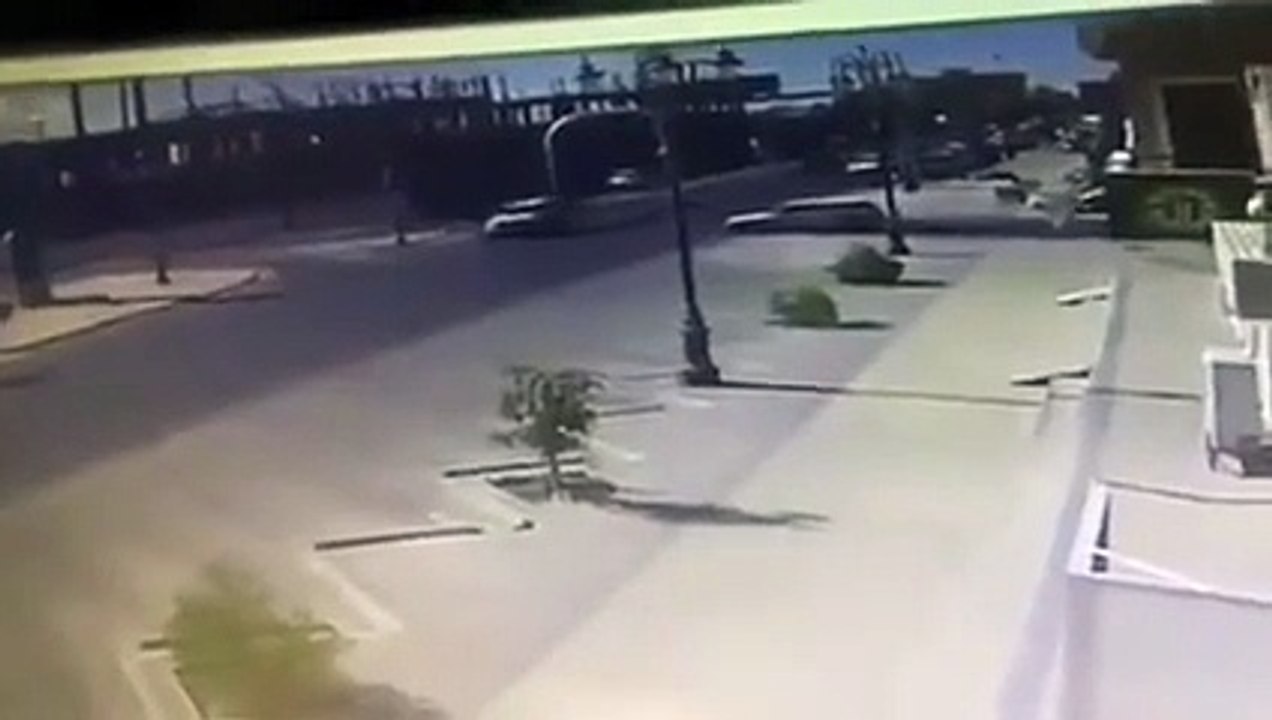 بالفيديو .. معركة سيارات في تبوك السعودية
