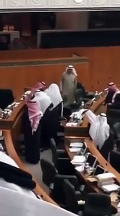 بالفيديو.. وفاة نائب كويتي خلال جلسة مجلس الأمة