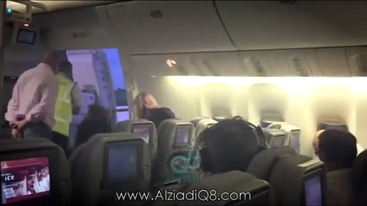 بالفيديو: لن تصدق سبب إخلاء طائرة إماراتية من الركاب!