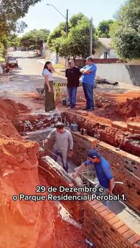 Obras de drenagem avançam em Perobal para reduzir alagamentos em dois bairros