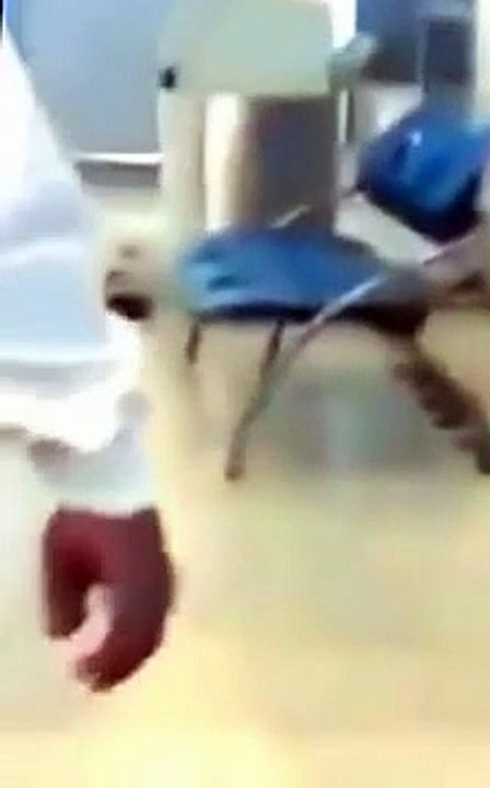 بالفيديو... رعب وصراخ في مطار الكويت