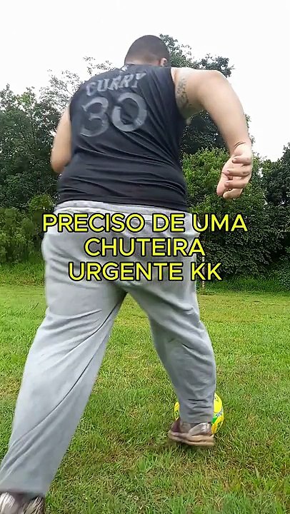 PRECISO DE UMA CHUTEIRA  #football #cr7 #futebol