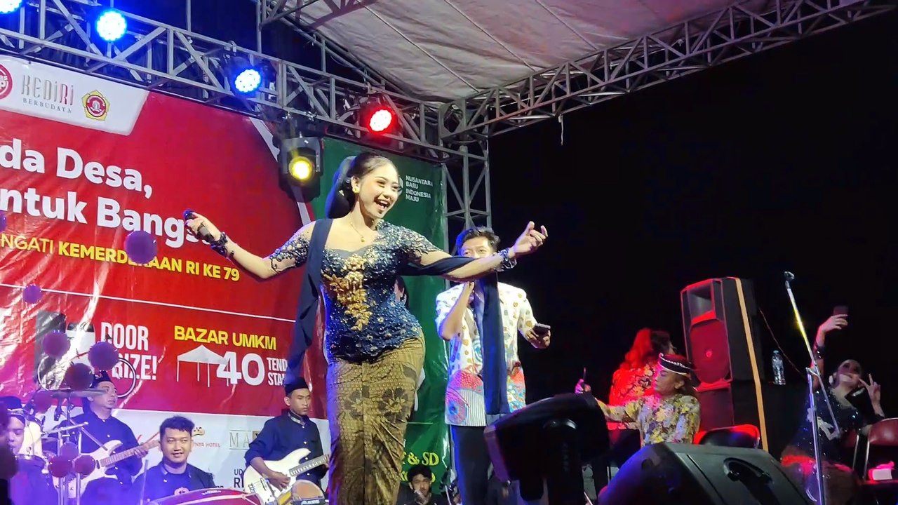 SILVI KUMALA SARI DARI TULUNGAGUNG - Lintang Asmoro