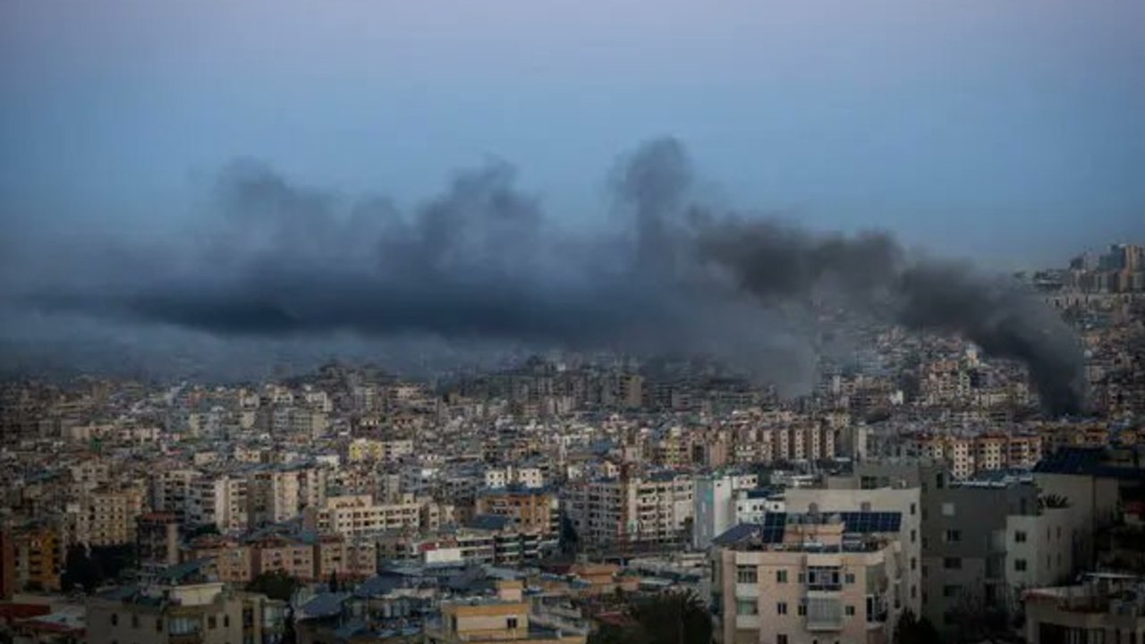 ಇರಾನ್ ಮೇಲೆ ನಿರಂತರವಾಗಿ ದಾಳಿ ಮಾಡ್ತಿರುವ ಇಸ್ರೇಲ್..! ಇಸ್ರೇಲ್​ ಮೇಲೆ ಇರಾನ್ ಪ್ರತಿ ದಾಳಿ.. ಮಿಸೈಲ್ಸ್ ಮಳೆ..!