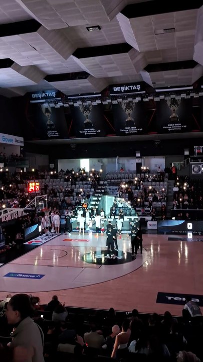 Takım Anonsu - Beşiktaş v Yukatel Merkezefendi - Türkiye Sigorta Basketbol Süper Ligi 21. Hafta
