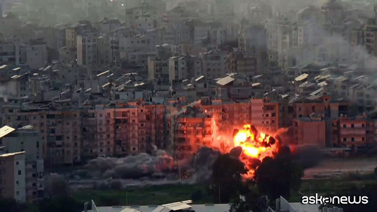 Libano, un palazzo raso al suolo da un attacco israeliano