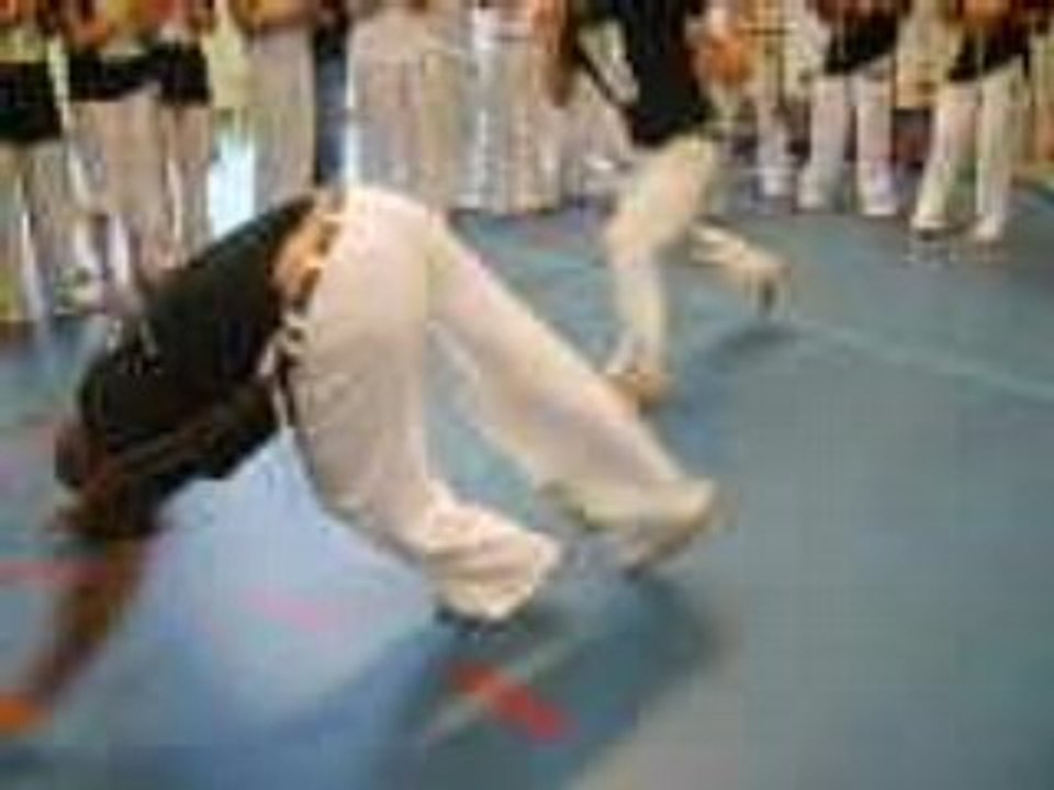 Capoeira Brasil Lyon Festival 2008-Morcego vs Dengoso