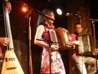 Ludmilla en concert au Réservoir chante Atitlan