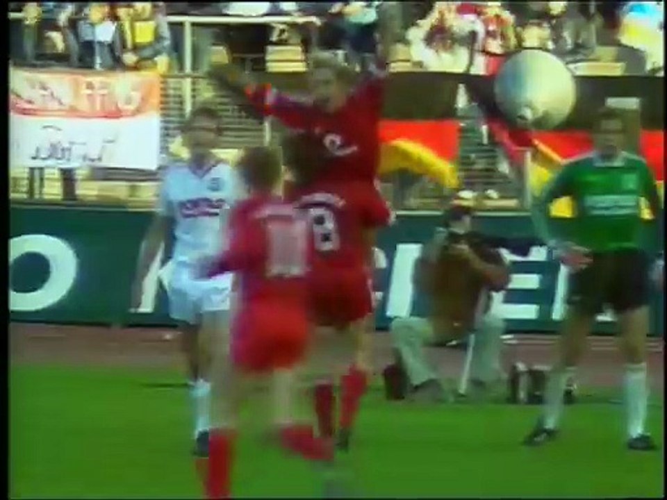BAYERN MUNICH - EINTRACHT FRANCFORT - 1984 - SAISON 1984/1985 -