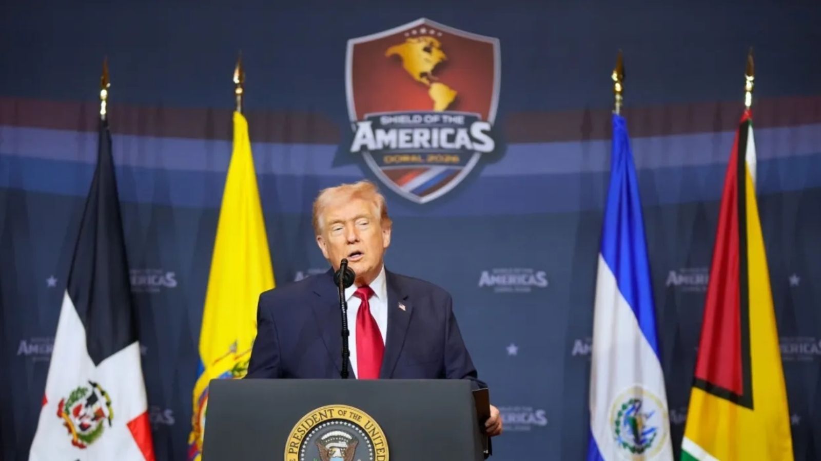 Trump’tan Latin Amerika ülkelerine: Lanet dilinizi öğrenmeyeceğim