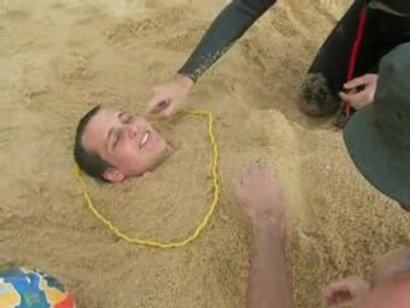 zacky chan dans le sable