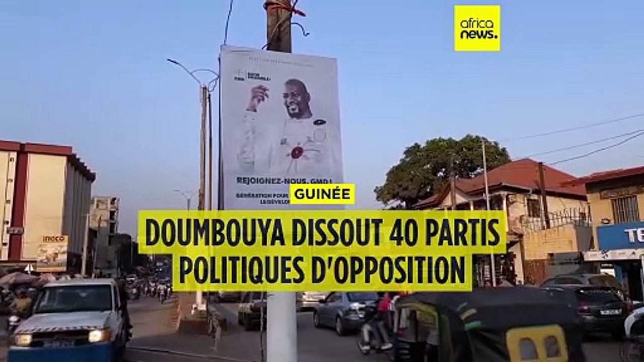 Guinée : le président Doumbouya dissout 40 partis politiques d'opposition
