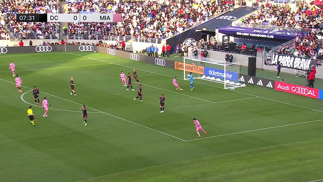 D.C. United vs. Inter Miami CF   _ 72,000 Fans regardent Messi