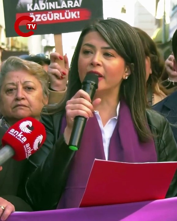 CHP Kadın Kolları İstanbul İl Başkanı Dursun '8 Mart sadece bir anma günü değil, eşitliğe giden yolda bir inşa ve isyan günüdür'