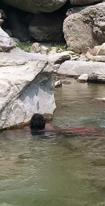 hand fishing in Nepal | bare hand fishing | hatkela |