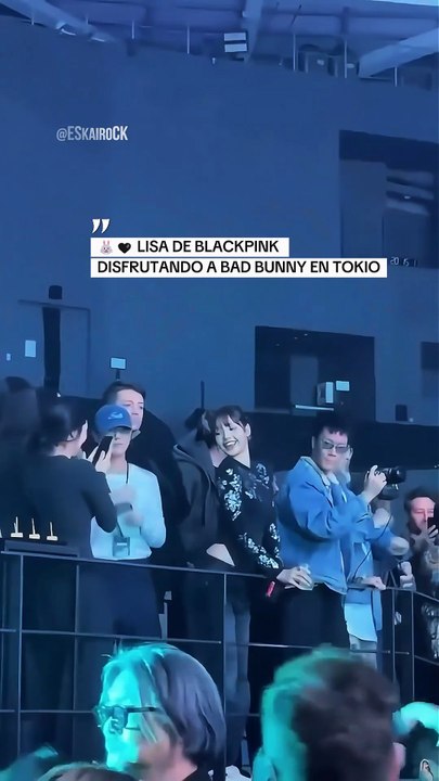 LISA DE BLACKPINK DISFRUTANDO A BAD BUNNY EN TOKIO