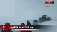 Kars'ta kara saplanan 12 araç ve içindekiler kurtarıldı