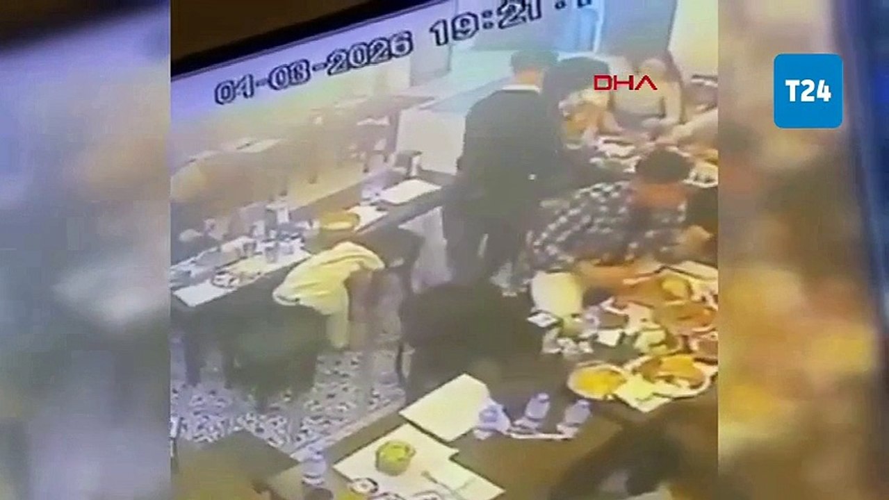 Taksim’de yemek yerken dudağını böcek ısırdı; şikayetçi oldu