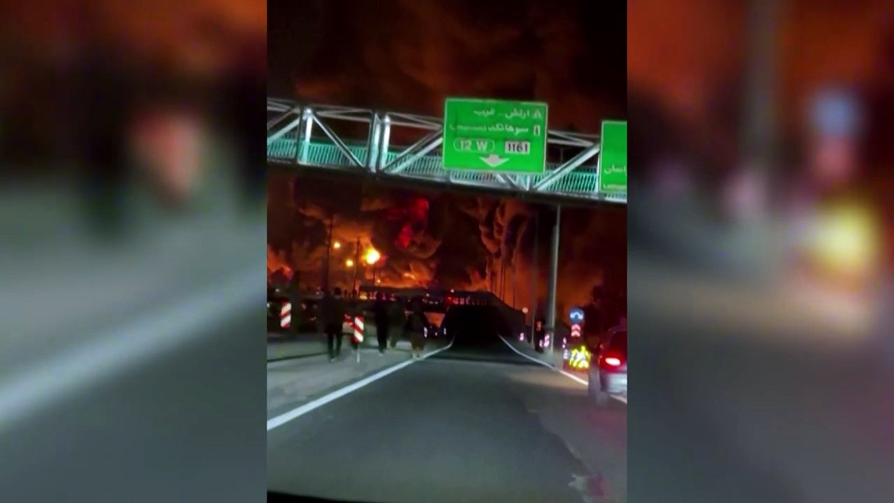 Ataques de Israel causam incêndio em depósito de petróleo na capital iraniana