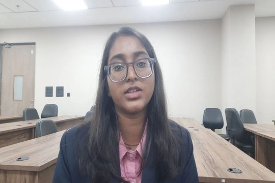 Video News: सीए इंटरमीडिएट ऑल इंडिया रैंकर नेहा गुप्ता ने बताए सफलता के टिप्स
