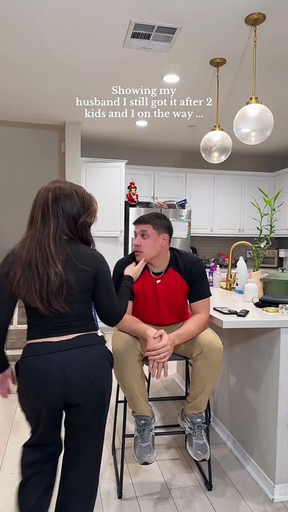Should we keep on showing him or you guys think he got the memo??? 🤣 #couple #trend #pregnanttiktok @Ciros Burdier