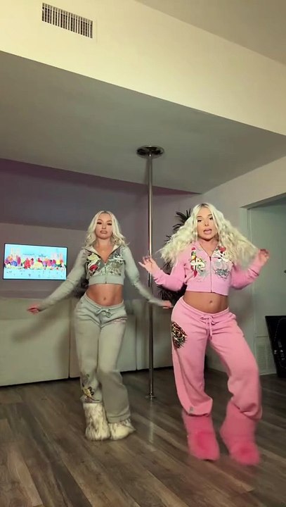 Bad bih ❄️ @Rocky Dc: @MORA★ #tiktokdance #dancetrend #twins #dancers