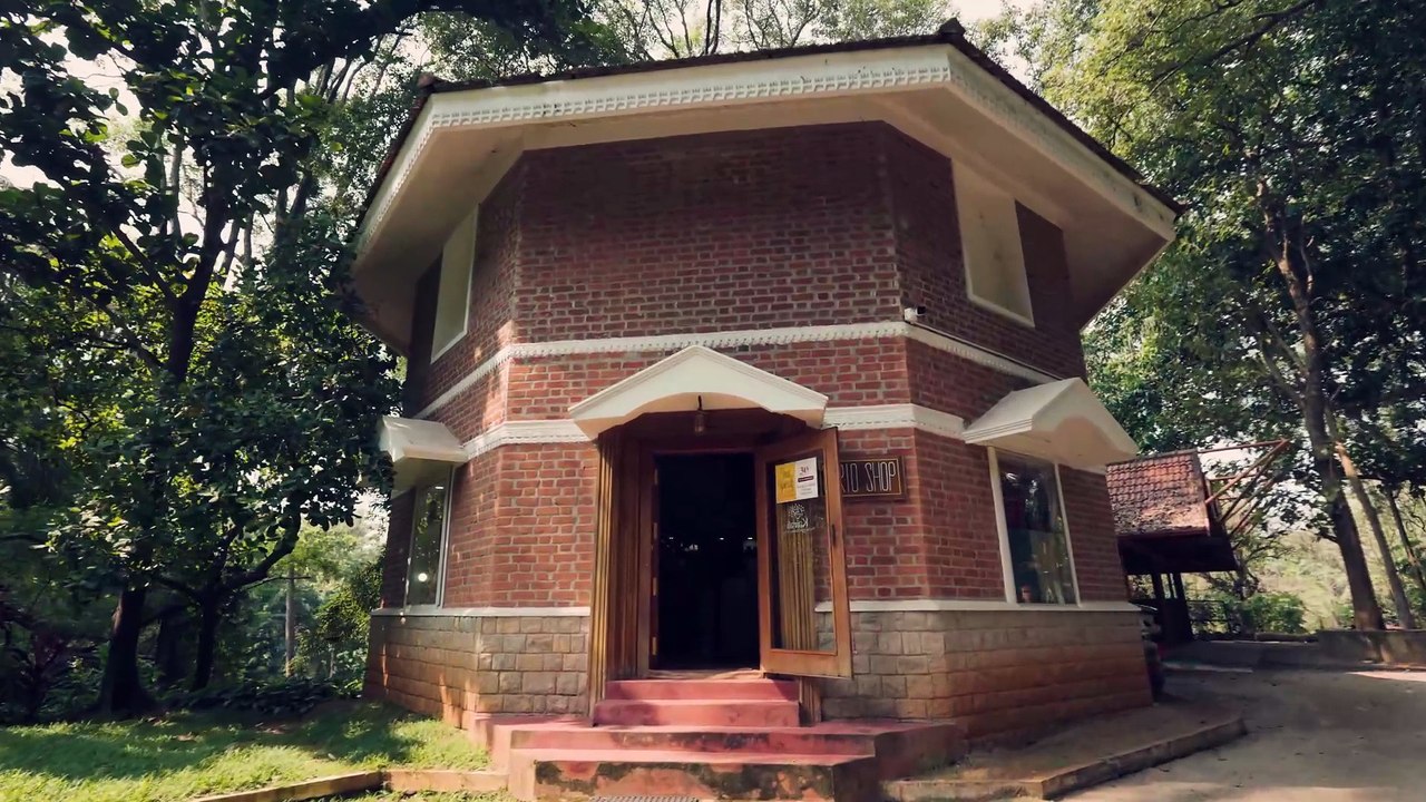 Library, Gym and Curio Shop - Kairali ayurvedic healing village