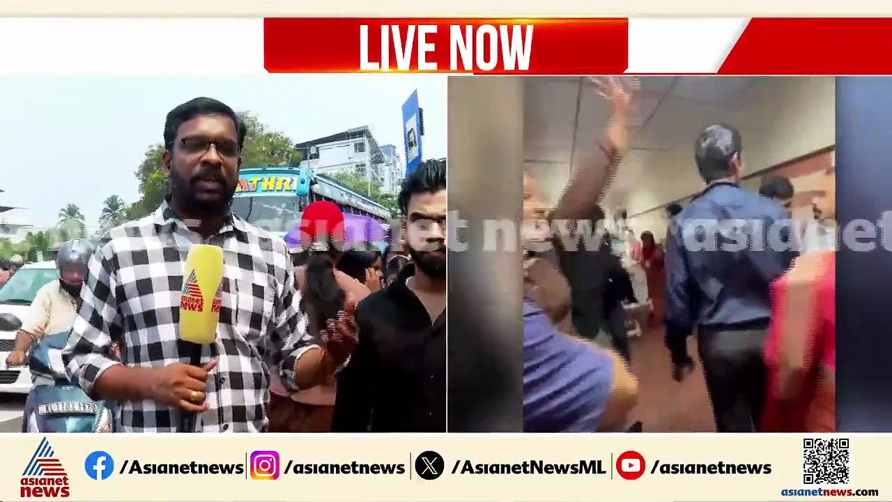 പിരിച്ചുവിടുമെന്ന് ഭീഷണി; ബേബി മെമ്മോറിയൽ ആശുപത്രിക്ക് മുന്നിൽ നഴ്സുമാരുടെ പ്രതിഷേധം