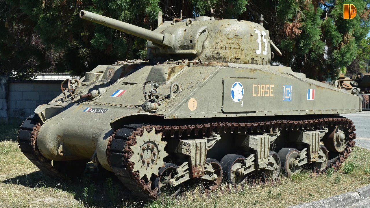 Blindés 120-M4A2 et M4A3