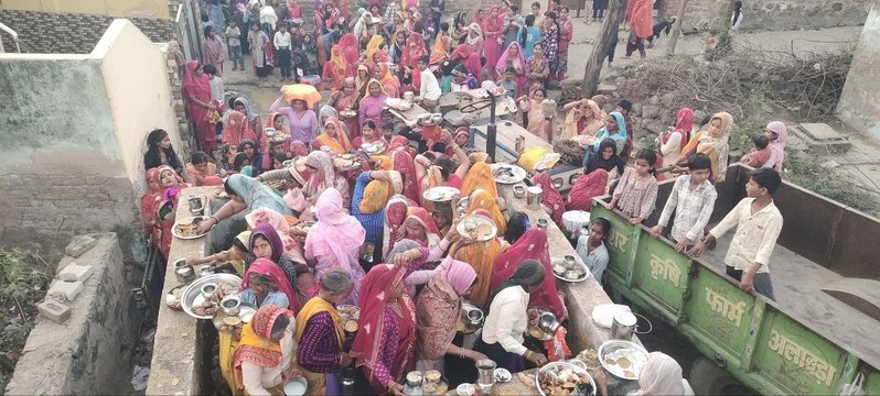 श्रद्धा के साथ मनाई गई शीतला अष्टमी, महिलाओं ने ठंडे भोजन का लगाया भोग