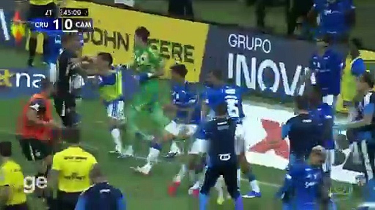 Brezilya'da futbol sahası savaş alanına döndü: Tam 23 kırmızı kart çıktı
