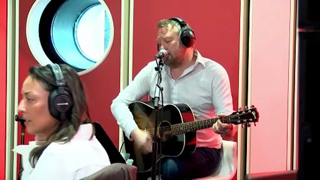 Fan de Laetitia Casta et Gilles Lellouche - La drôle d'humeur d'Oldelaf