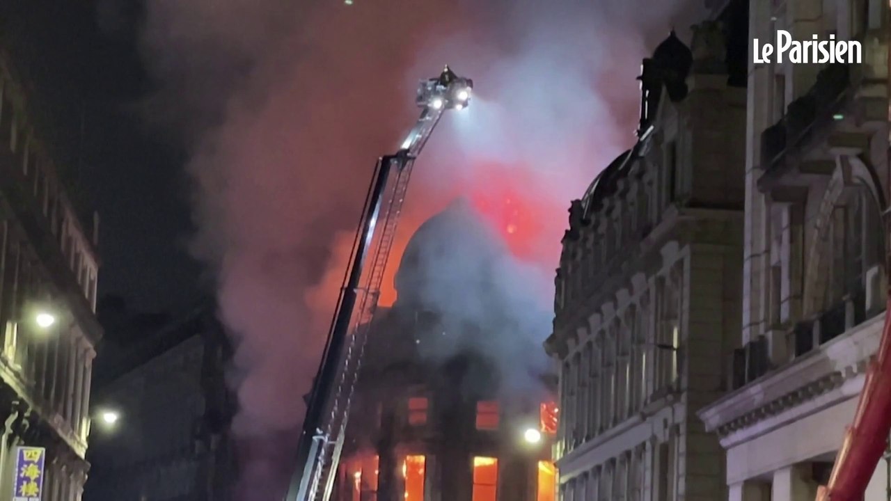 Le trafic ferroviaire quasiment à l’arrêt à Glasgow après un spectaculaire incendie mitoyen de la gare