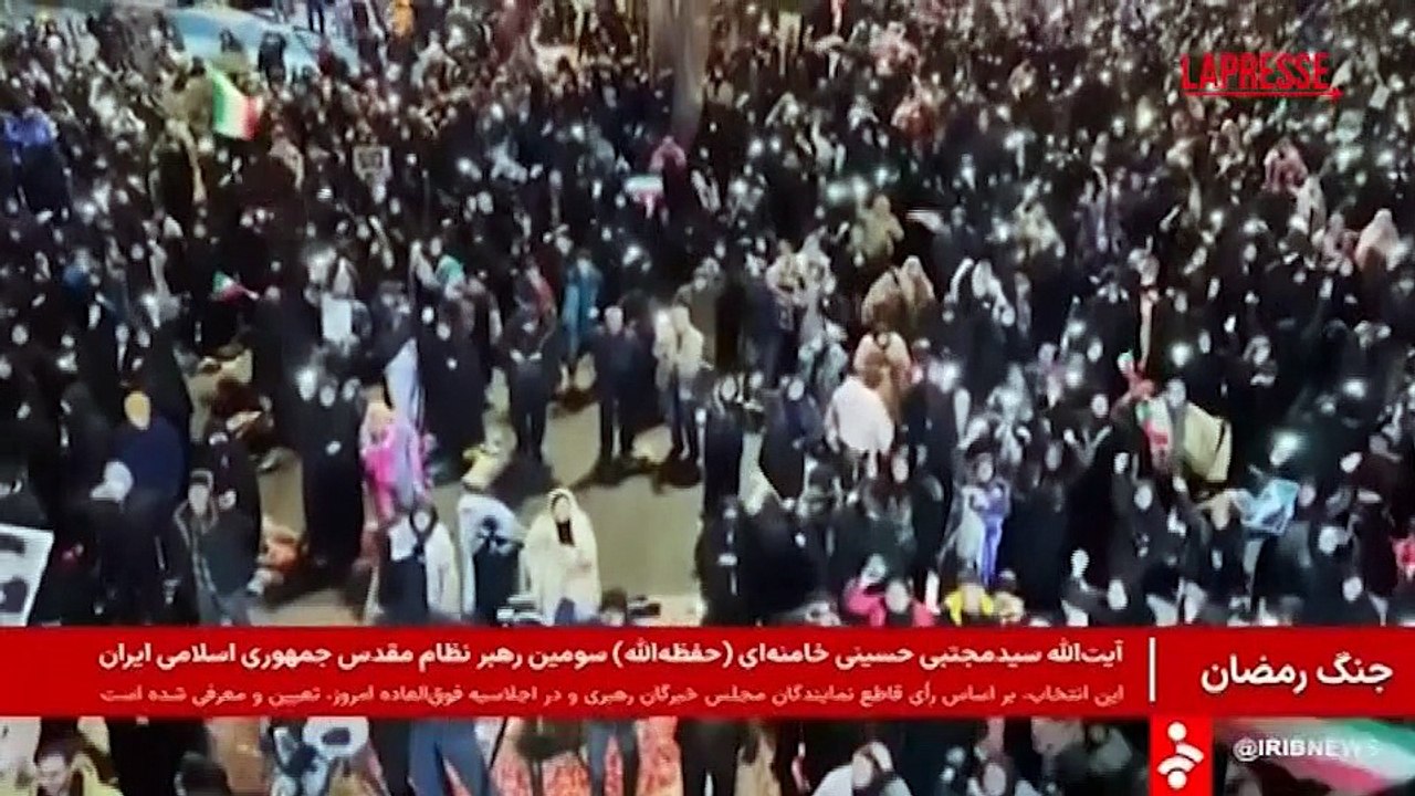 Iran, migliaia di persone festeggiano la nomina di Mojtaba Khamenei a nuova Guida Suprema